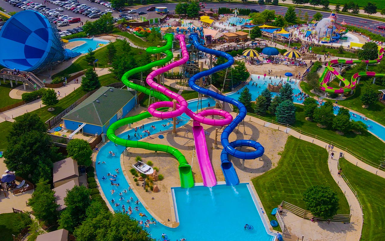 attraction-chicago-raging-waves-waterpark